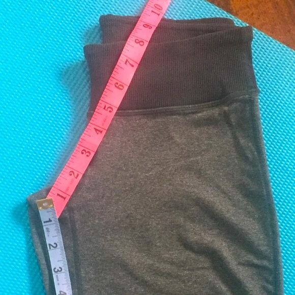 Lululemon Clam Digger II - Picture 7 of 7